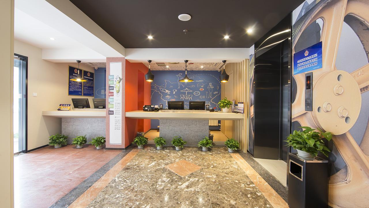 Ibis Beijing Tiantandongmen Metro Station Hotel Екстериор снимка